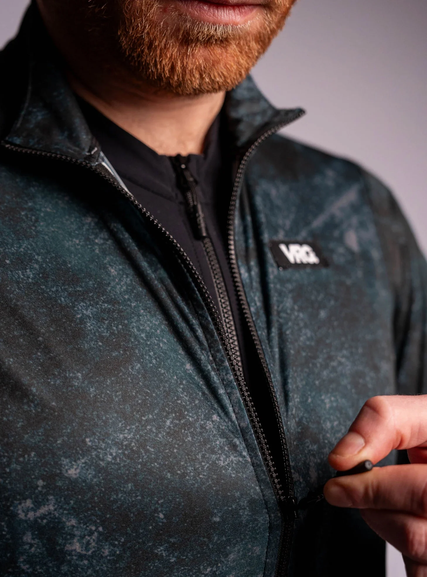 636 VRG LIGHTWEIGHT RAIN JACKET - TEXT - MEN - Image 5