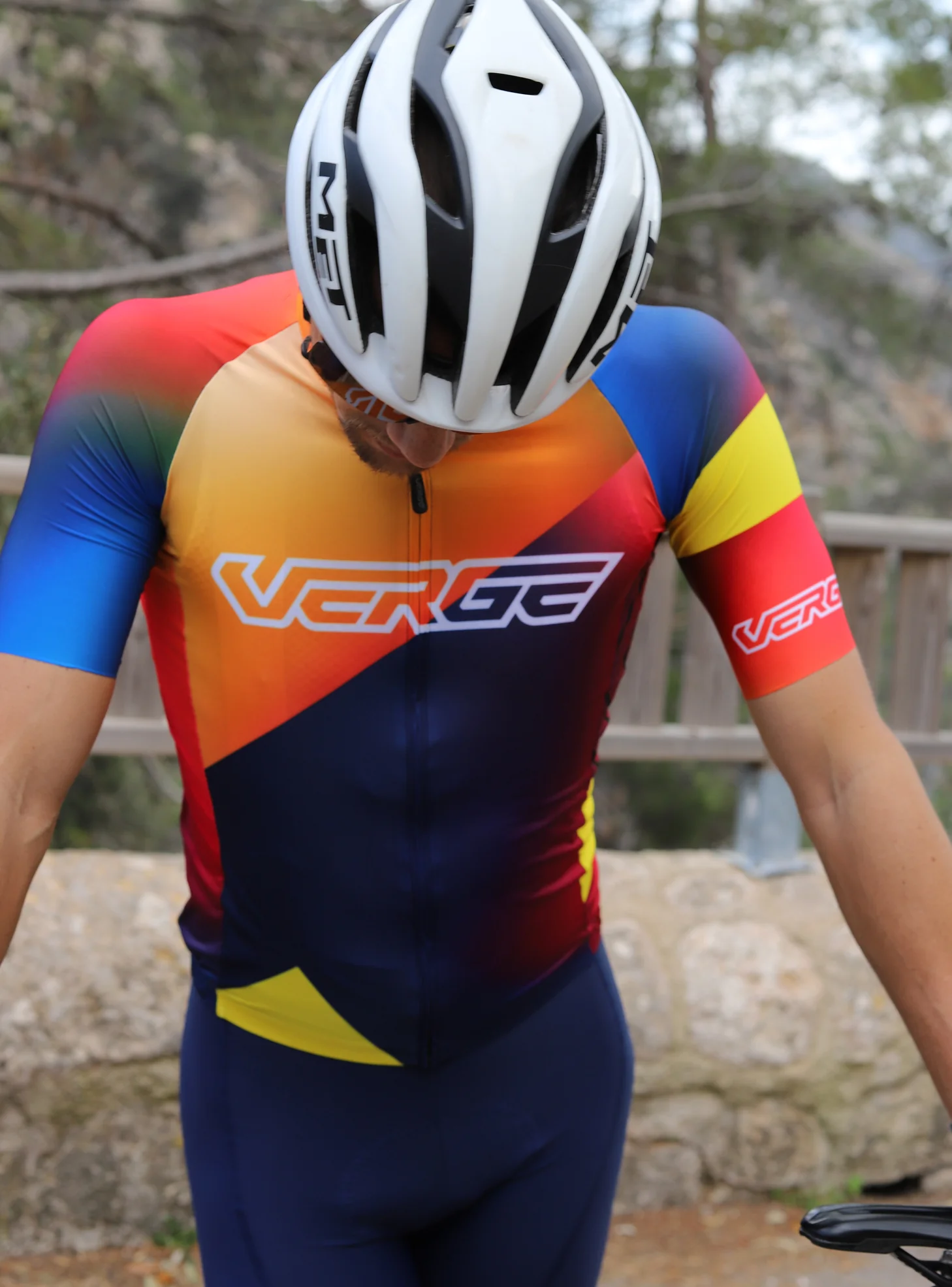 OPTIK WOMEN'S BUNDLE WITH JERSEY AND BIB SHORTS - Image 6